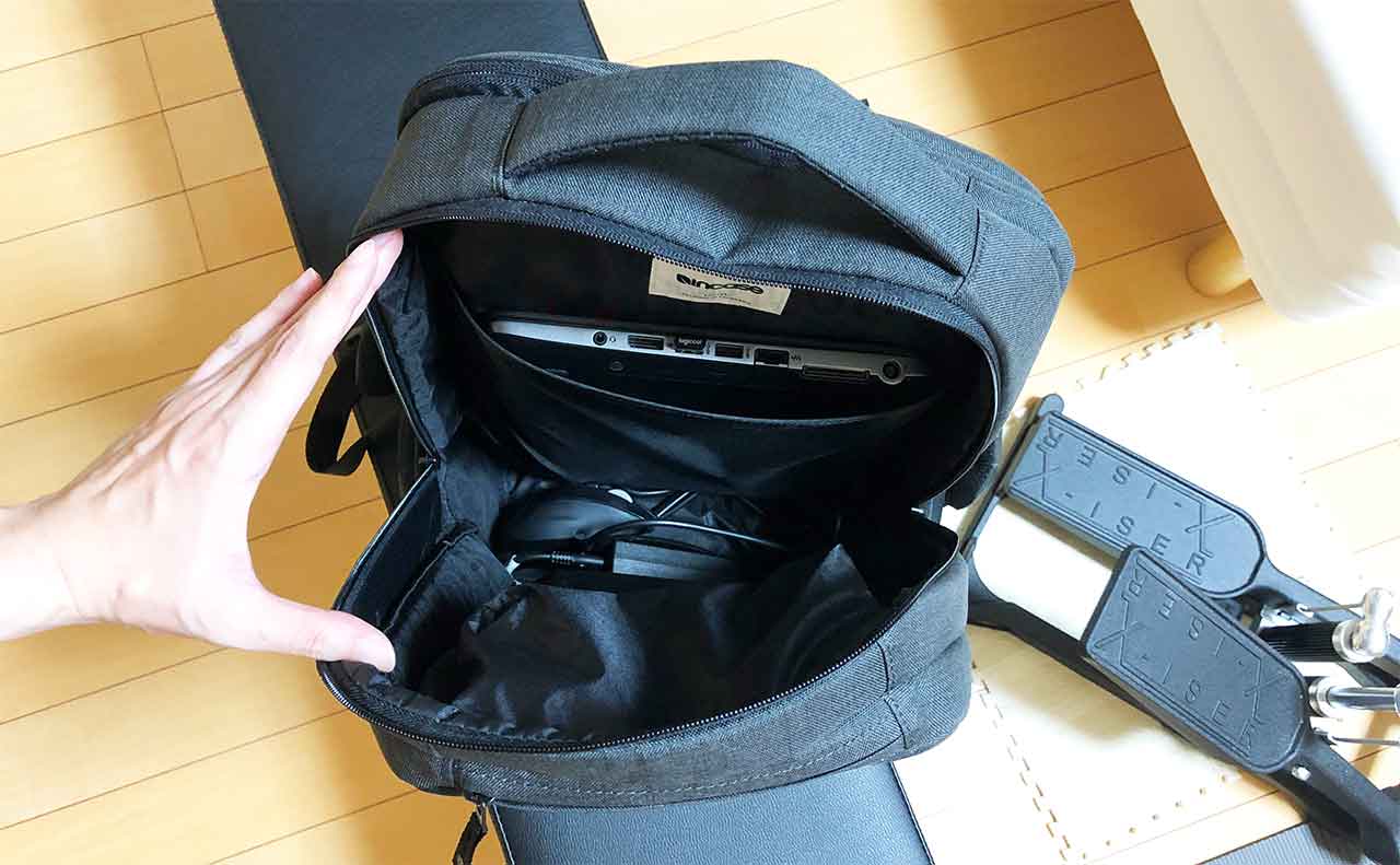 incase ICON Slim Backpack woolenex メインコンパートメント