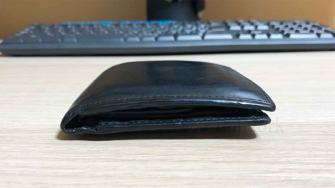 Settlerの二つ折り財布「COMPACT WALLET」厚さ