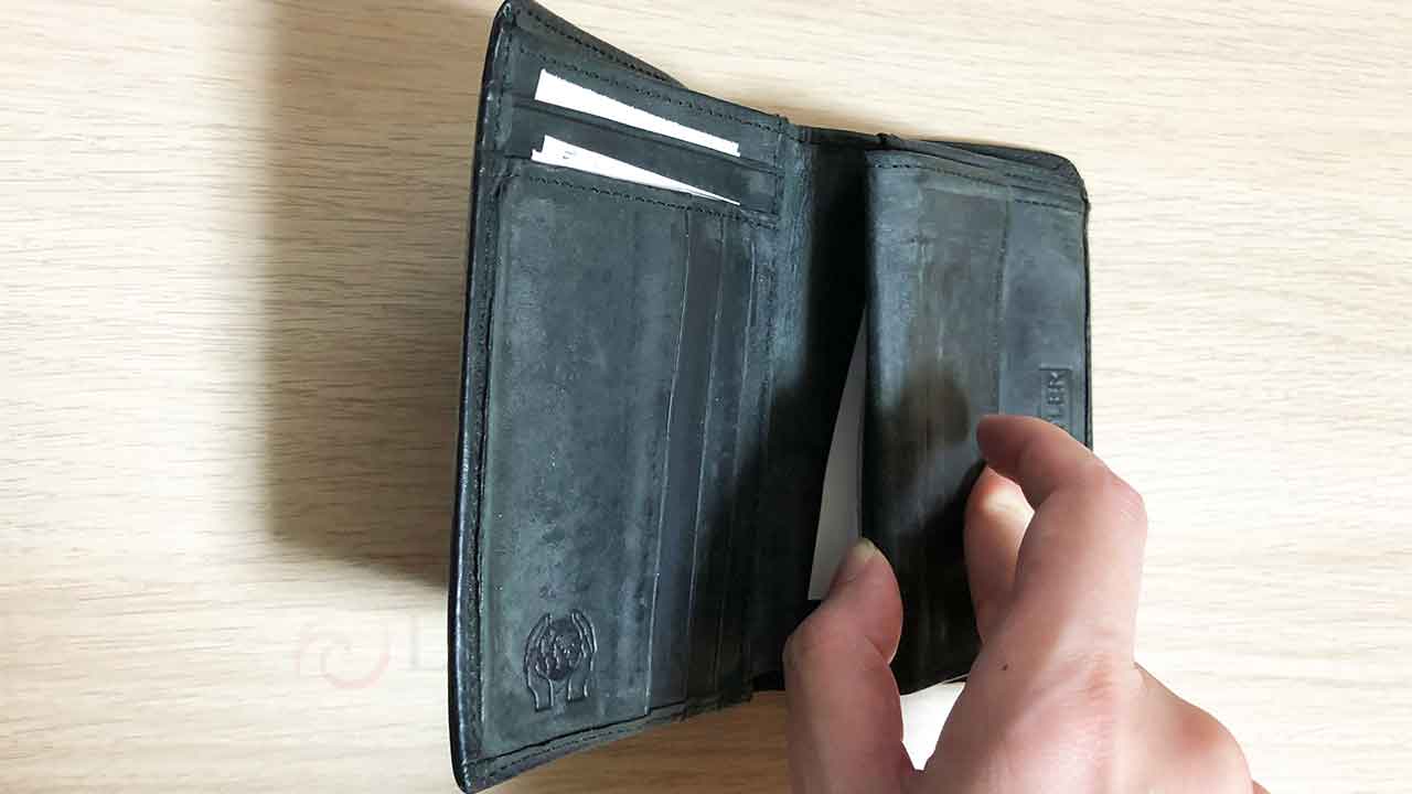 Settlerの二つ折り財布「COMPACT WALLET」小銭入れの裏