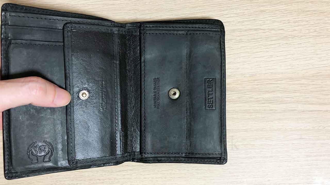 Settlerの二つ折り財布「COMPACT WALLET」小銭入れ