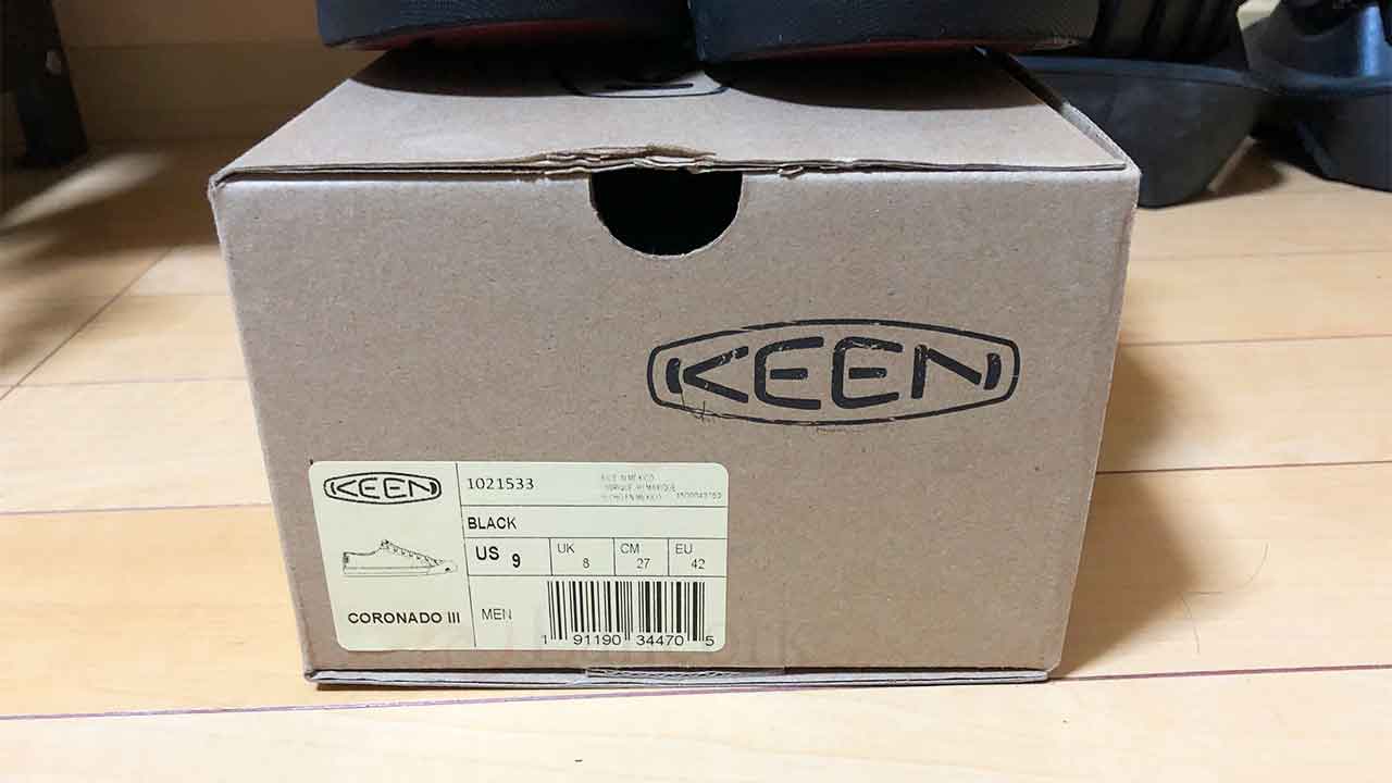 KEEN(キーン)のスニーカー「コロナド III」箱のサイズ