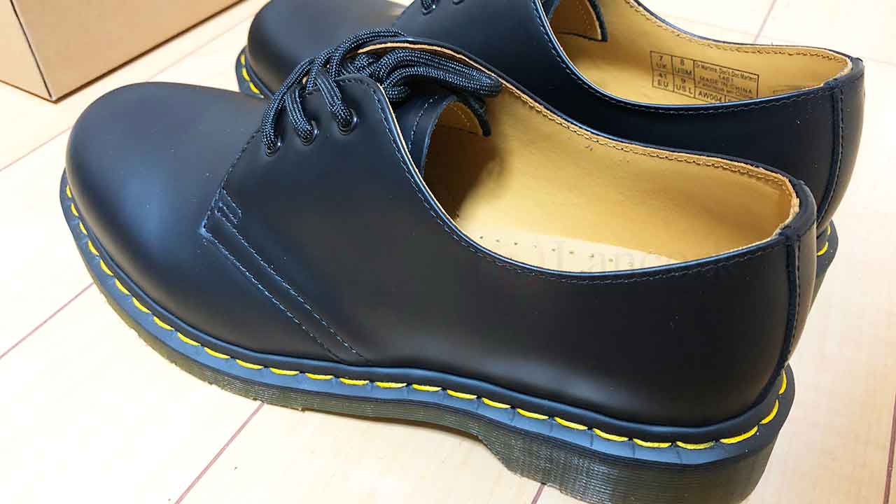 ドクターマーチンの革靴（1461 3EYE GIBSON SHOE）